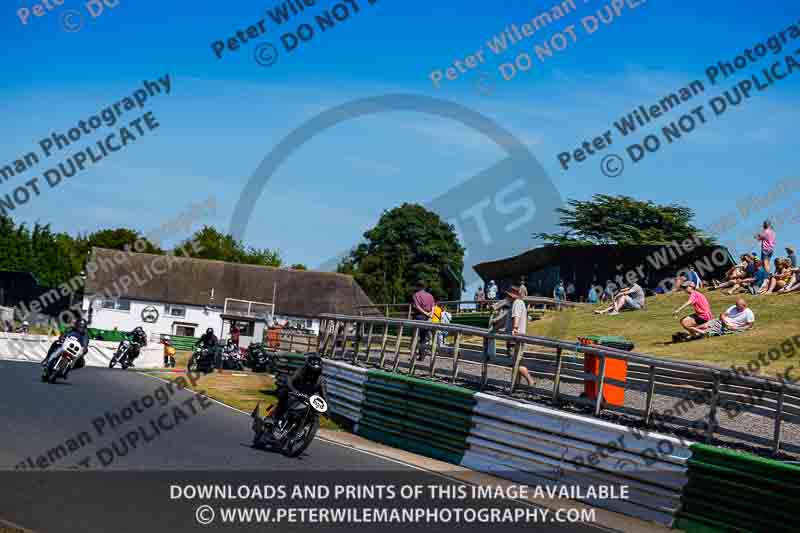 Vintage motorcycle club;eventdigitalimages;mallory park;mallory park trackday photographs;no limits trackdays;peter wileman photography;trackday digital images;trackday photos;vmcc festival 1000 bikes photographs